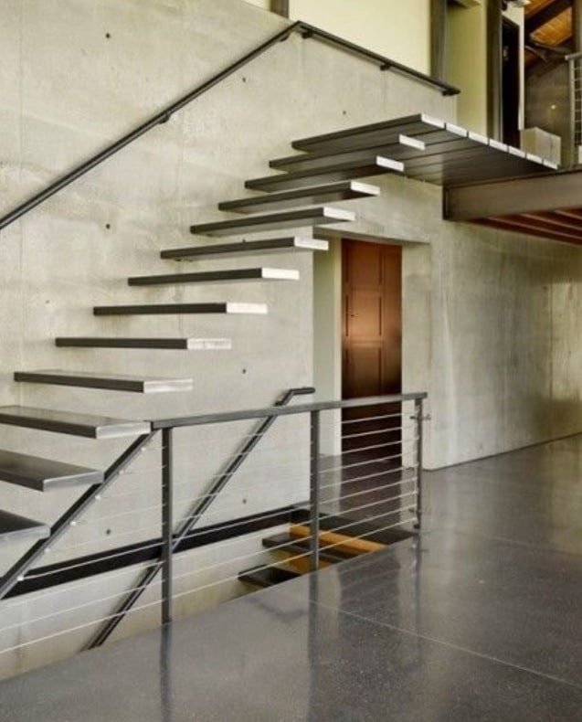 Консольная лестница для коттеджа. Особенности, виды, материалы
