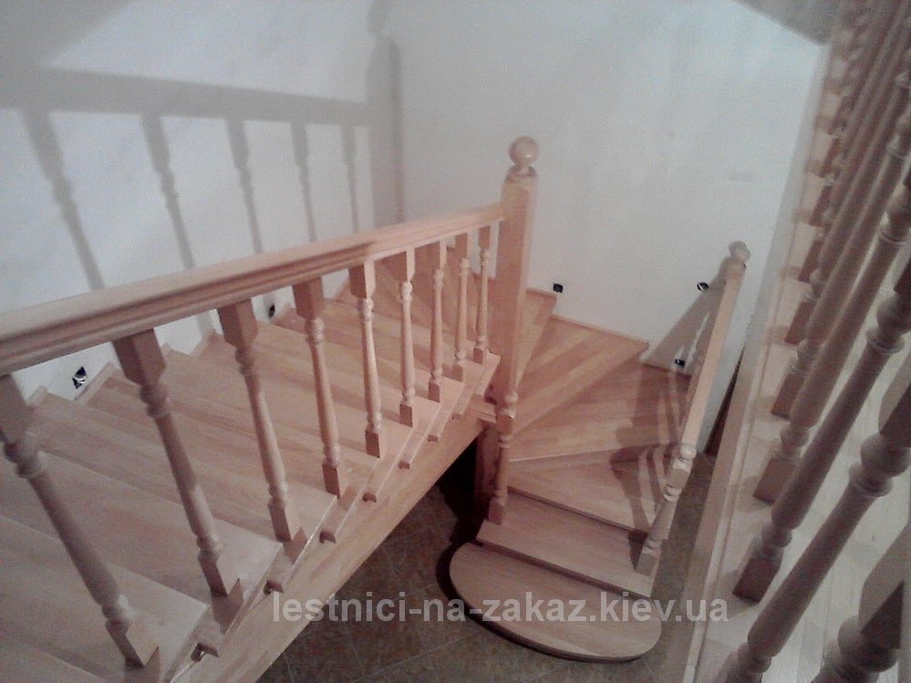 заказная лестница двухмаршевая Горенычи