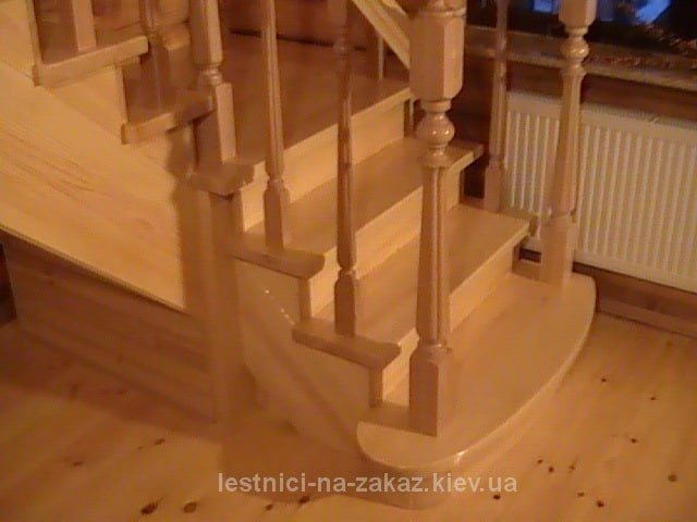 Лестница деревянная под заказ Печерск