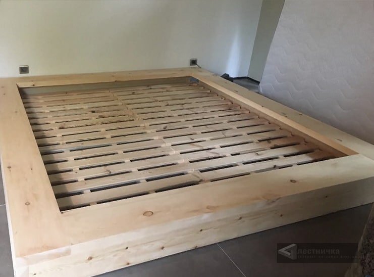 Двухспальная кровать-подиум